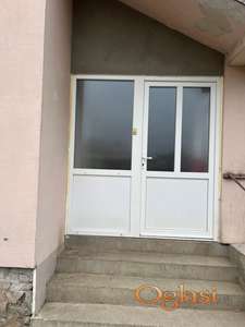 Dvorišni stan na prodaju
